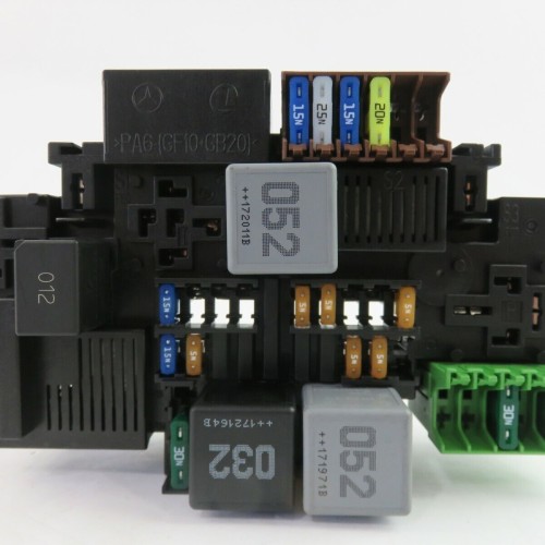 A2229063202 Mercedes Benz C Class Engine Bay Fuse Relay Box Front Left OEM 15 16